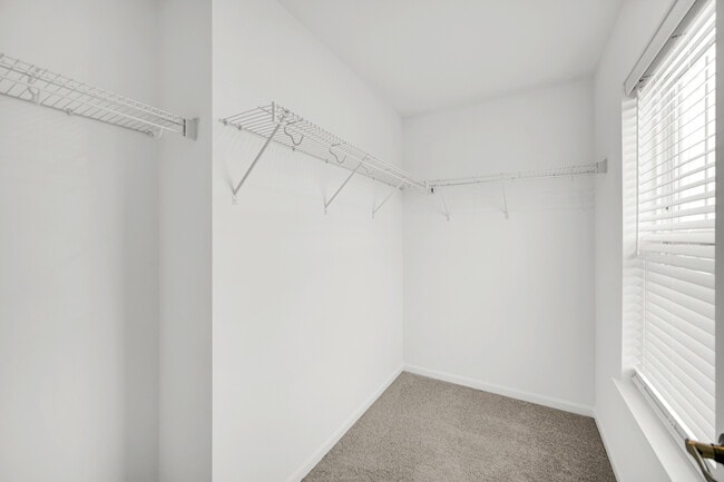 Building Photo - 25712 W Yorkshire Dr