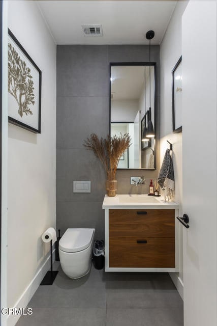 Building Photo - 620 Houseman St