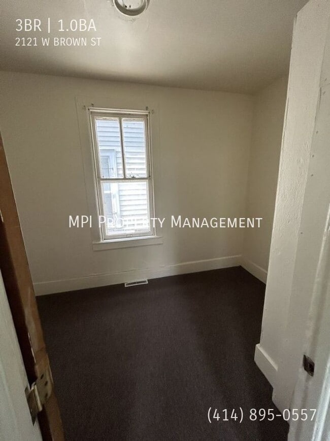 Building Photo - 2121 W Brown St