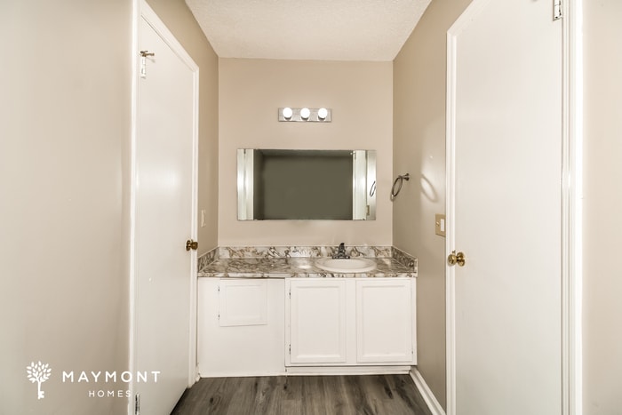 Building Photo - 2222 S Partridge Cir