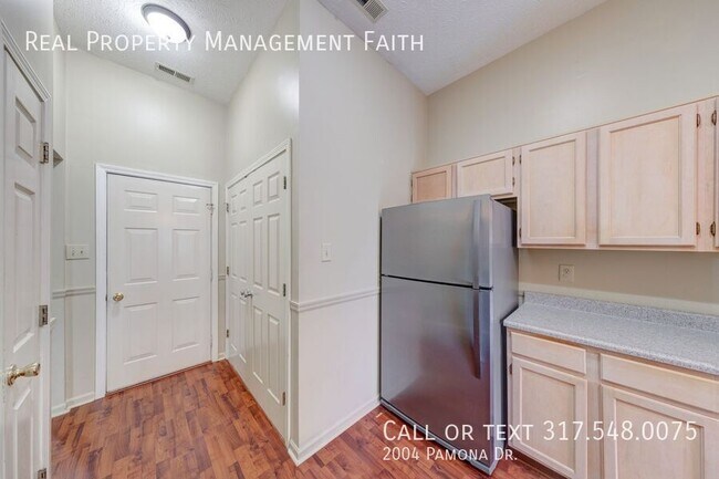 Building Photo - 2004 Pamona Dr