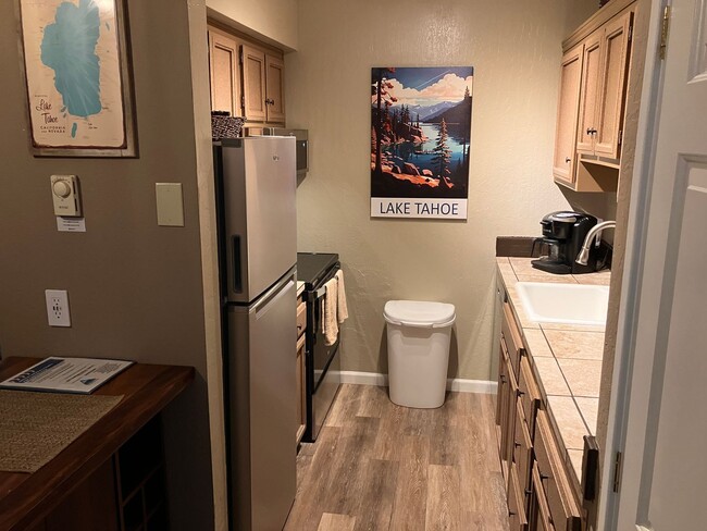 Building Photo - One bedroom fully furnished apartment