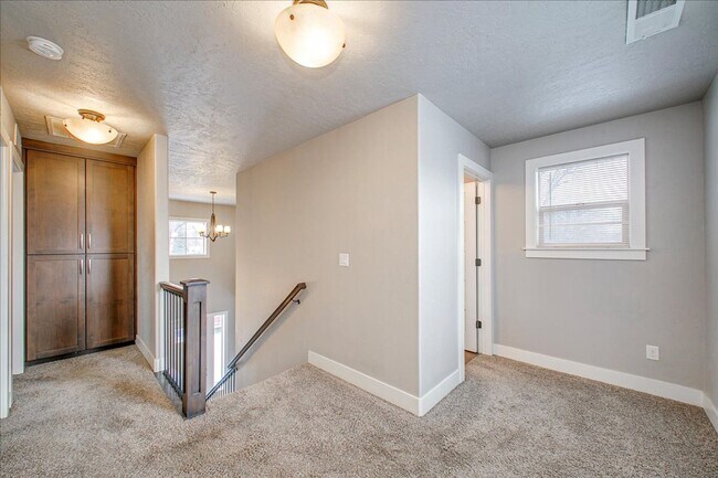 Building Photo - Modern 2 Story Home in North End!