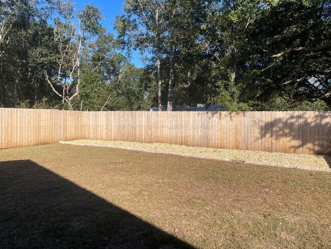 Building Photo - 5157 Peach Dr