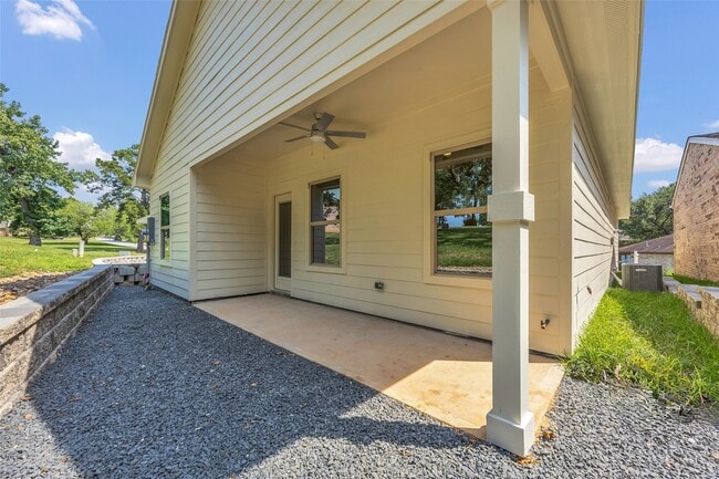 Building Photo - 10 Snead Ln