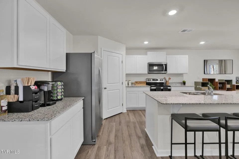 Building Photo - 678 St Andrews Dr