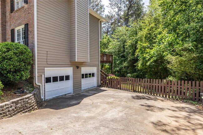 Building Photo - 1093 Wash Lee Dr SW