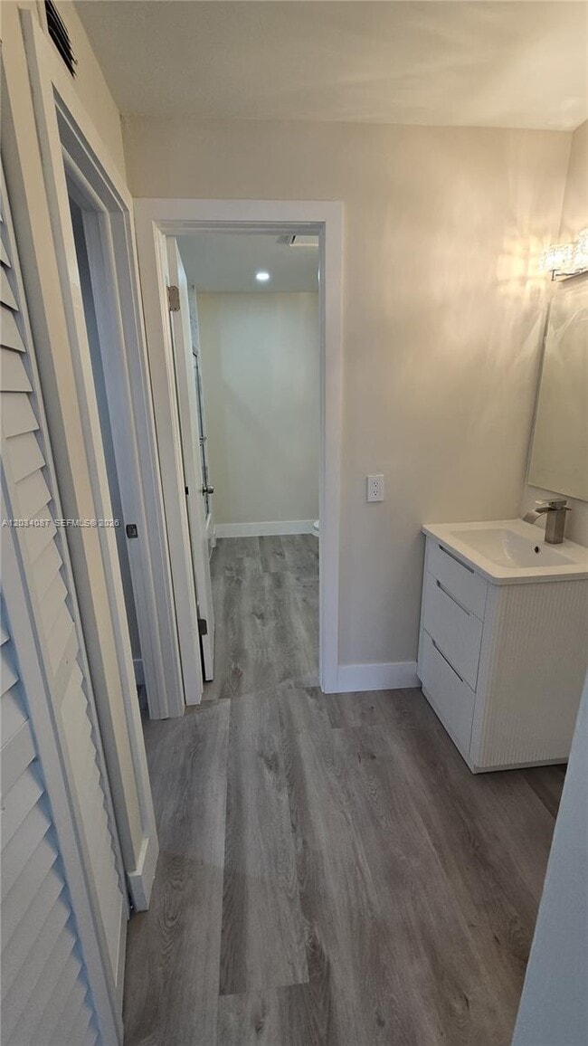 Building Photo - 9124 Collins Ave