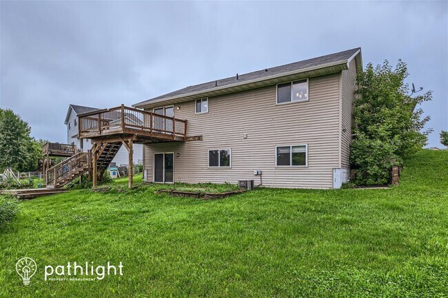 Building Photo - 325 Mindy Ln