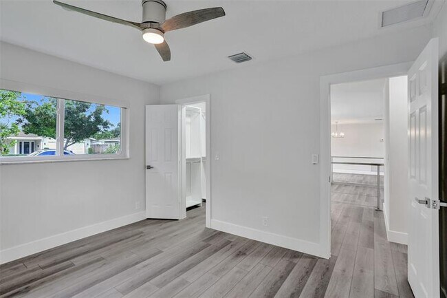 Building Photo - 5361 SW 7th St