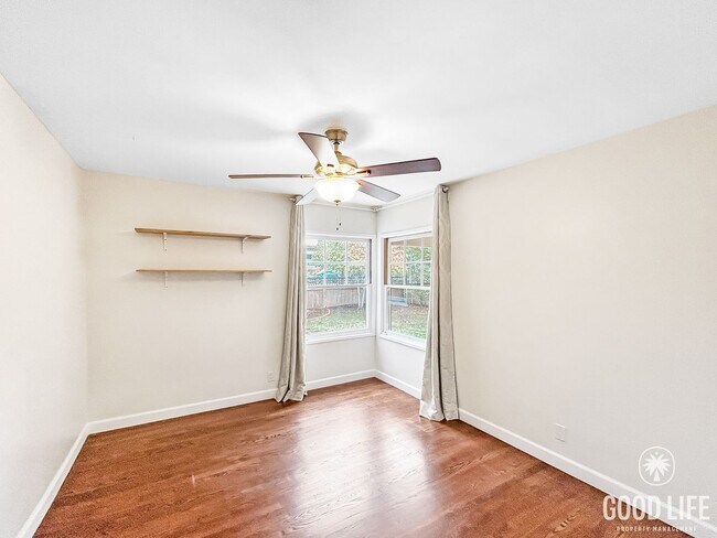 Building Photo - Beautiful 4BD/2.5 BA W/ Updated Bathrooms, A/C, and a Large Backyard in El Cerrito!