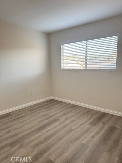 Building Photo - 503 S Sefton Ave