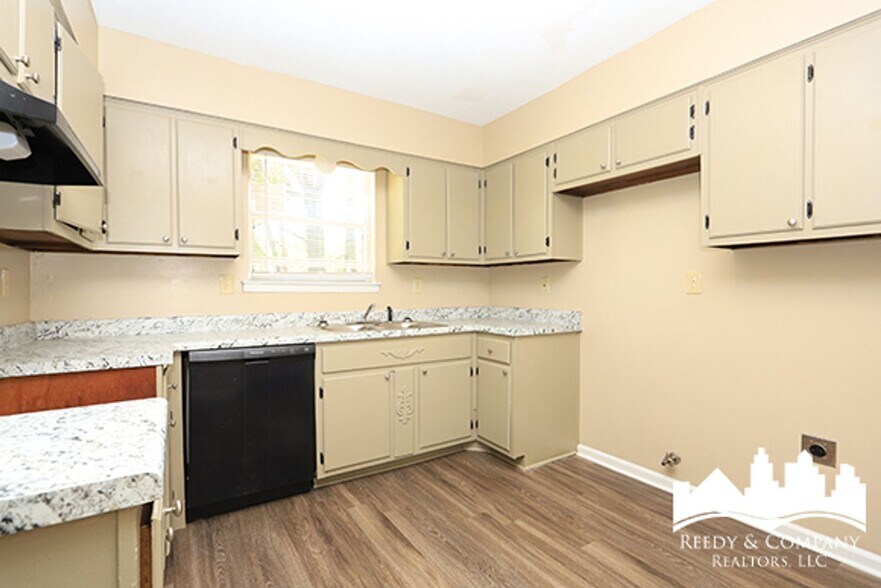 Building Photo - 5104 Corkwood Dr