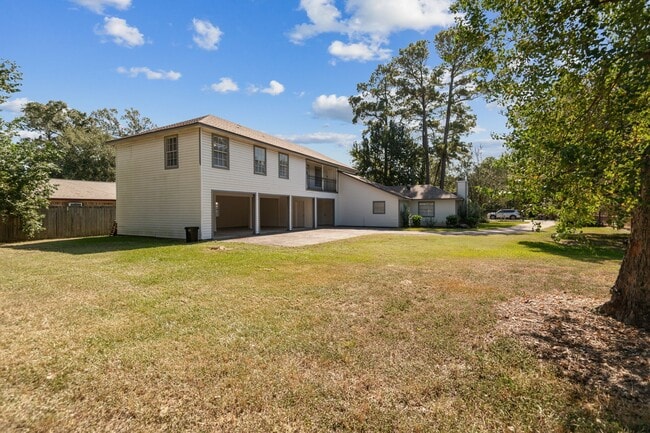 Building Photo - 3550 Mirror Ct