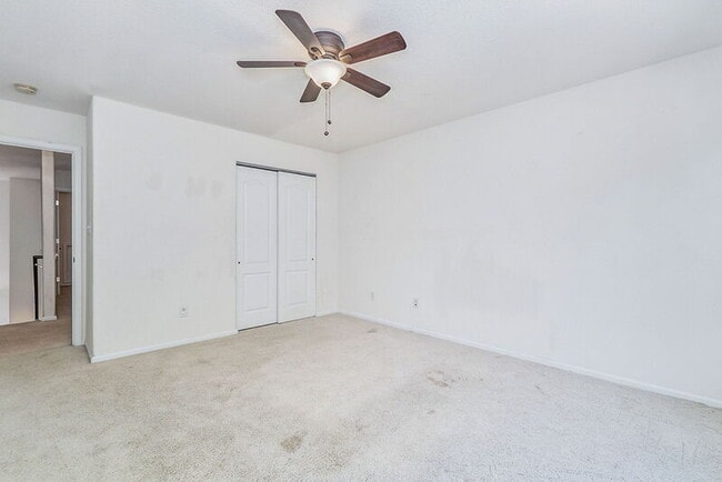 Building Photo - 985 Lambourne Ln