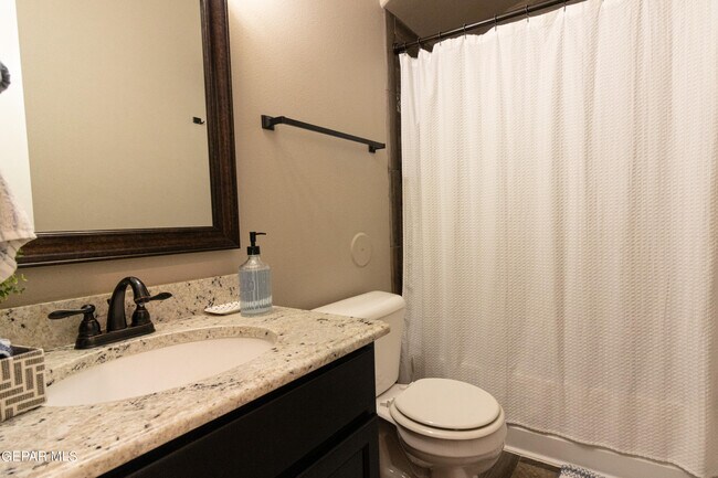 Building Photo - 13438 Everingham St