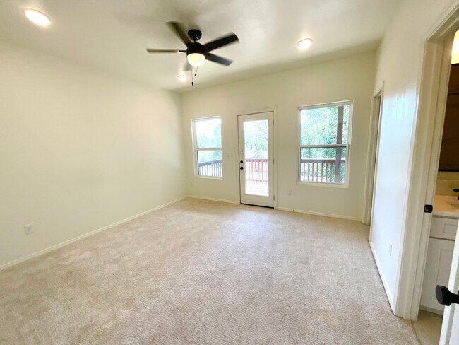 Building Photo - 1202 Mystic Dr
