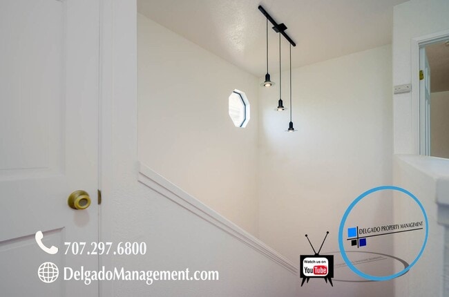 Building Photo - Benicia! Large two bedroom, two and half b...