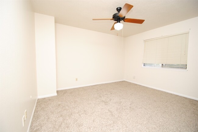 Building Photo - 15007 Pebble Bend Dr