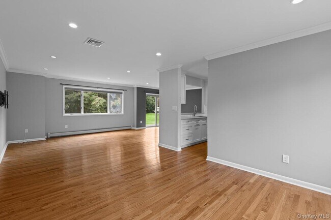 Building Photo - 5 Meadowlark Cir