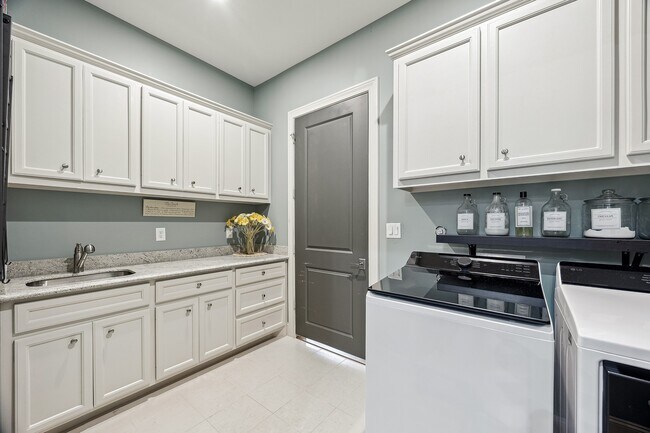 Building Photo - 3240 Bammel Ln