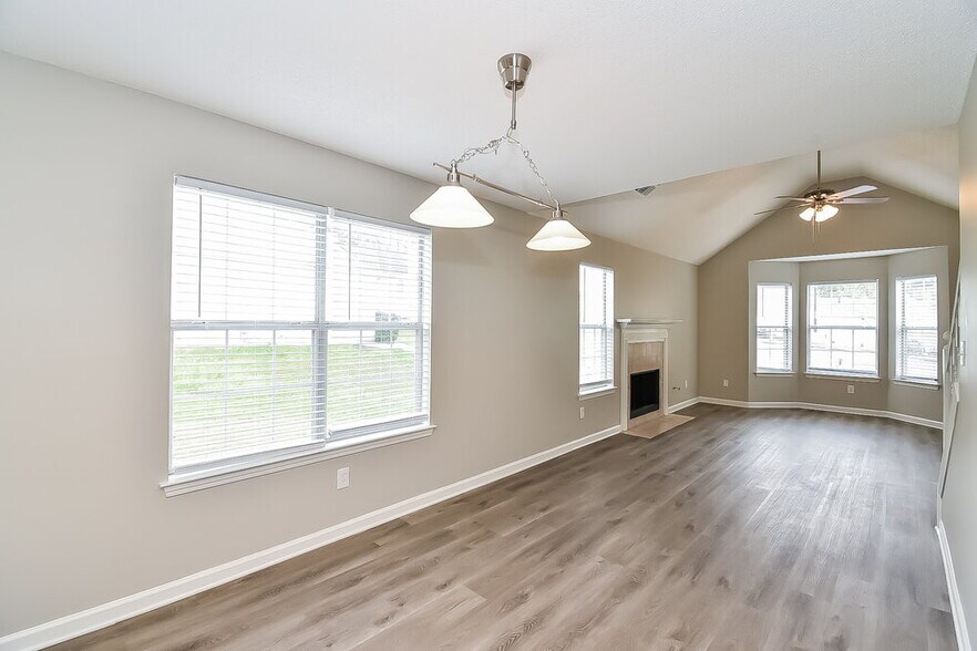 Building Photo - 1376 Camrose Ct