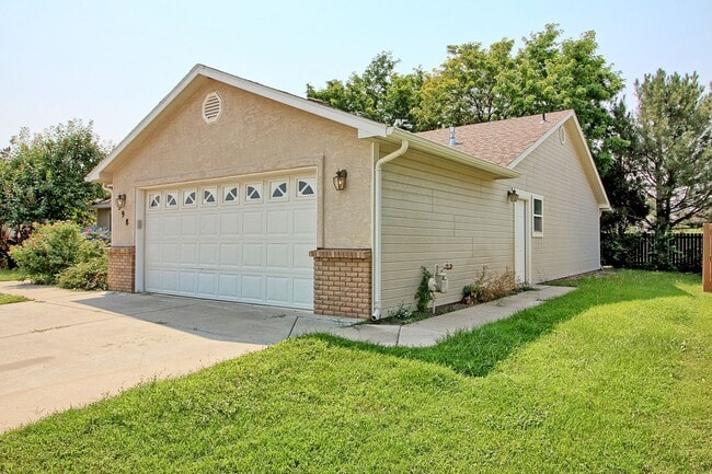 Building Photo - 598 Garnet Dr