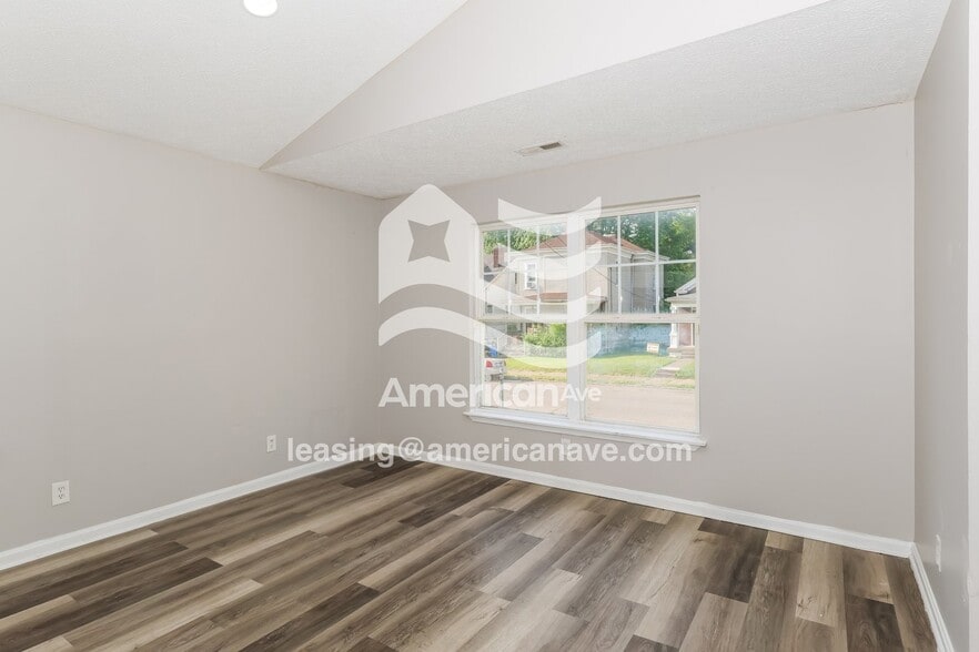 Building Photo - 2117 W Burnett Ave