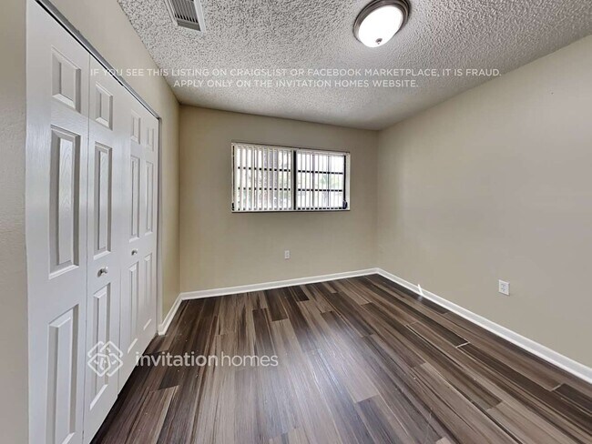 Building Photo - 2579 W 70th St