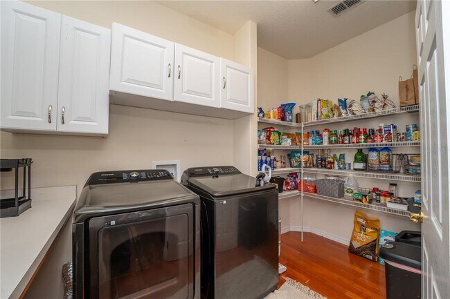 Building Photo - 9131 Kensington Row Ct