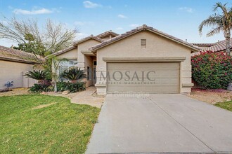 Building Photo - 2441 W Indigo Dr