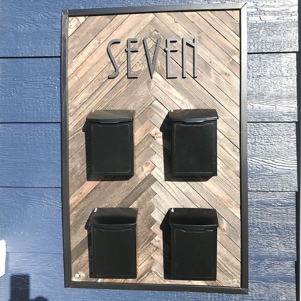 Building Photo - 7 18th Ave N