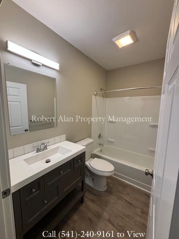 Building Photo - 2601 SW Hailey Ave