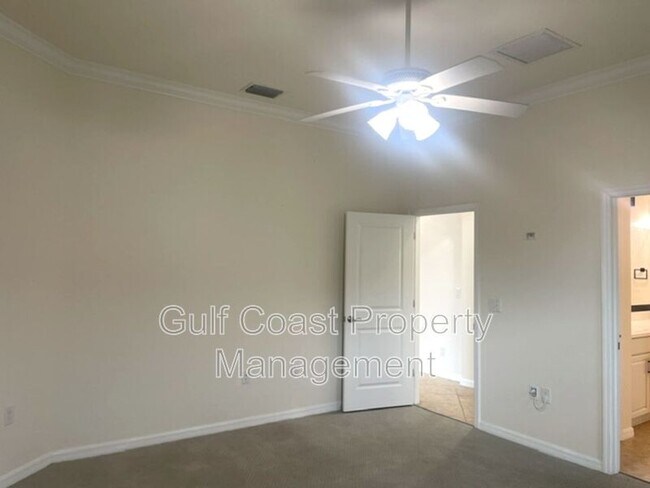 Building Photo - 10485 Crooked Crk Dr