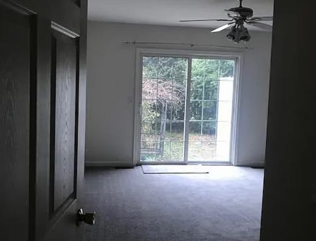 Building Photo - 37487 Burton Ct
