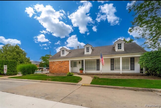 Building Photo - 1760 Trailwood Path