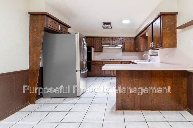 Building Photo - 9317 N Sherwell Dr
