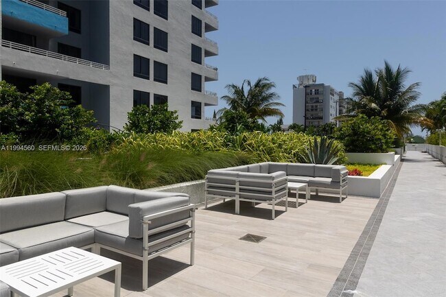 Building Photo - 1330 West Ave