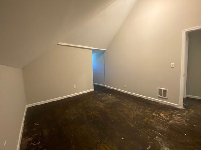 Building Photo - East Nashville / Inglewood | 2 Bedroom Apa...