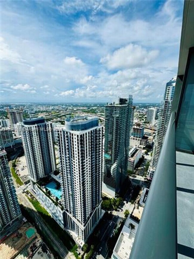 Building Photo - 159 NE 6th St