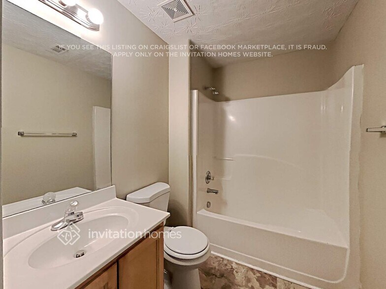 Building Photo - 424 Spring Head Ct