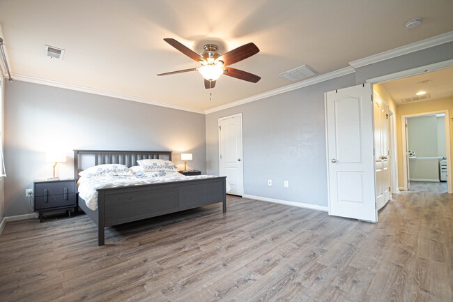 Building Photo - 15446 Painters Cove Way