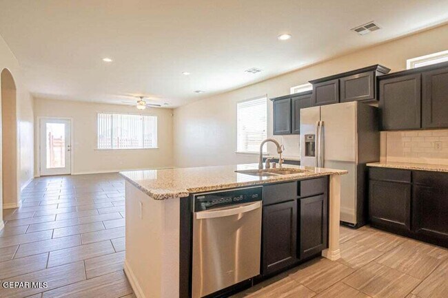 Building Photo - 4828 Ruben Soto