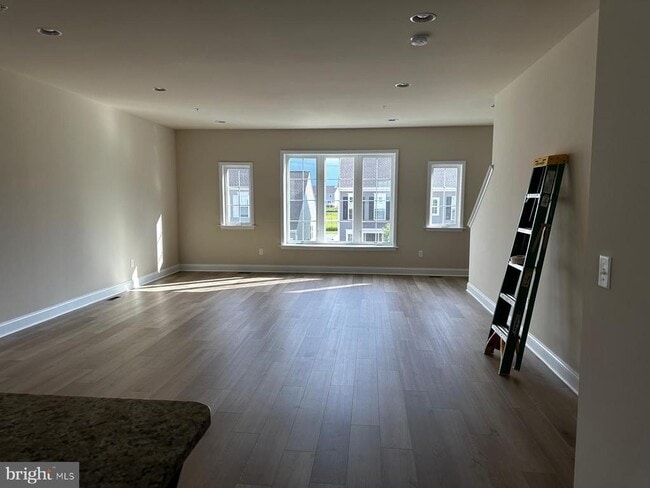 Building Photo - 3091 Herr St