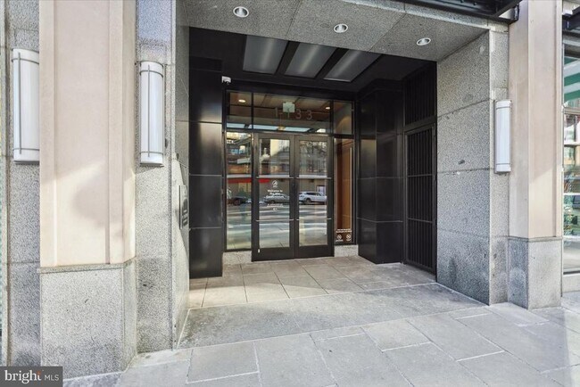 Building Photo - 1133 14th St NW