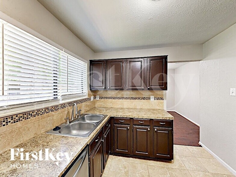 Building Photo - 75 N Pathfinders Cir