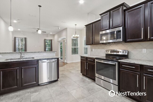 Building Photo - Roses Bluff Home in Yulee!