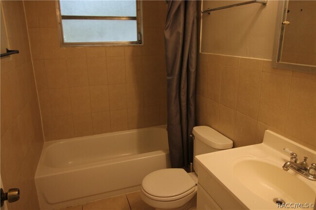 Building Photo - 13 S Washington St