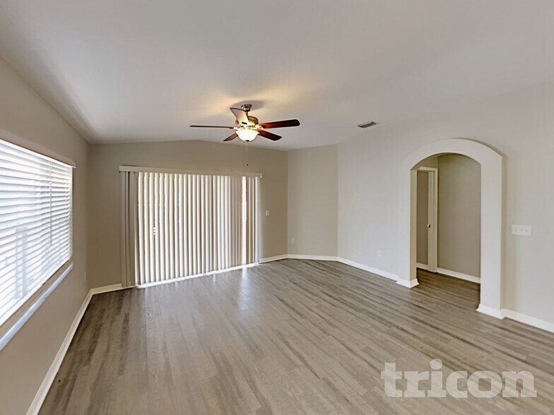 Building Photo - 3418 Thistledown Ln
