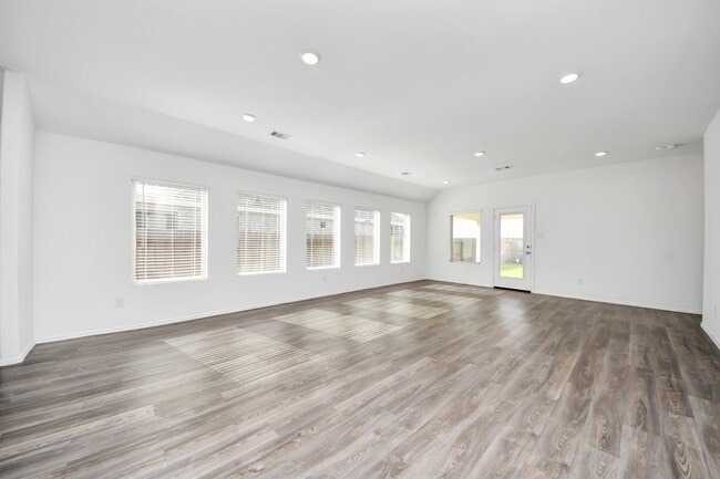 Building Photo - 26631 Castiel Dr